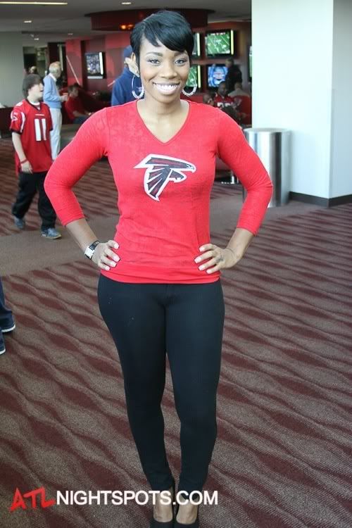 He S Taken Nfler Model Ray Edwards Brings Dancer Girlfriend Lastarya To Falcons Game The